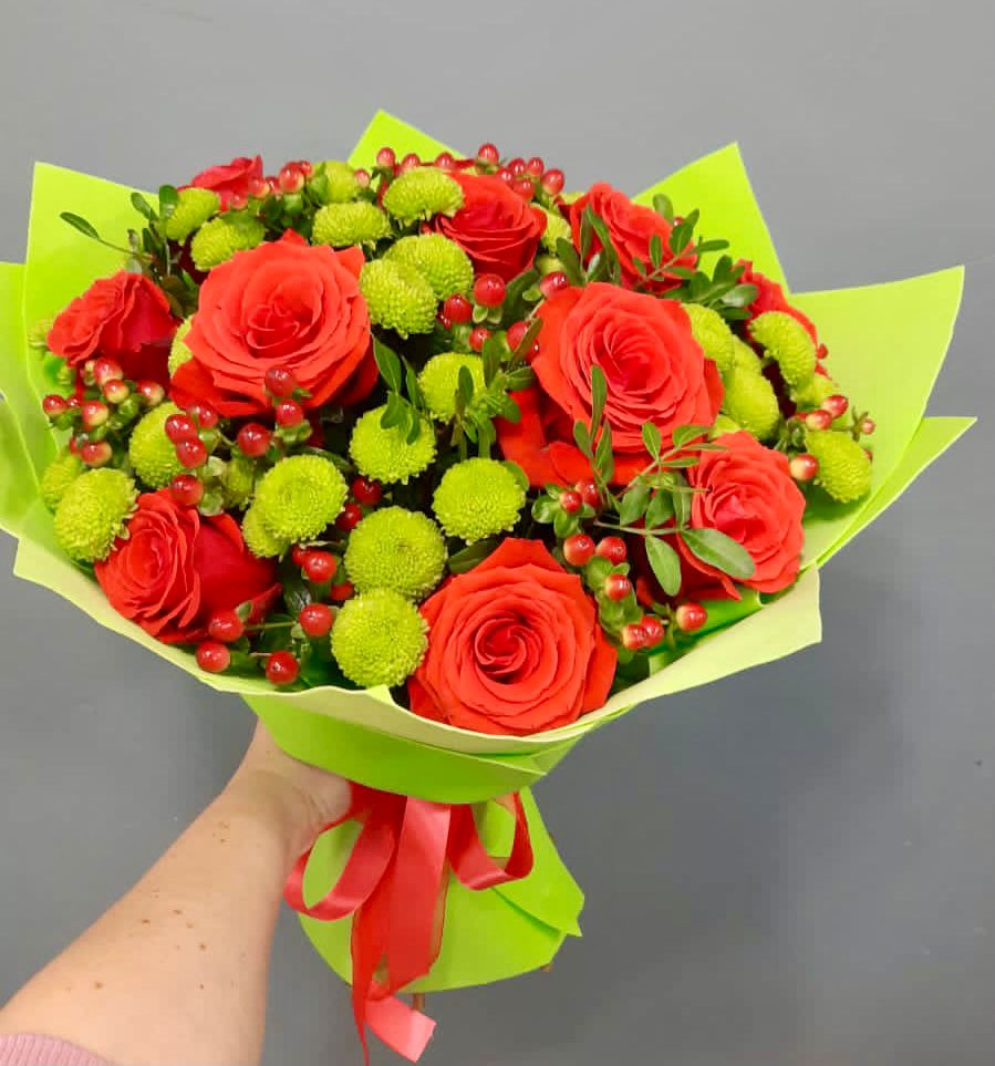 Букет цветов из: Хризантемы и Розы в Нерль