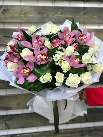Букет цветов из: Розы и Хризантемы в Нерль