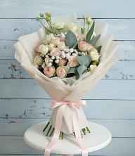 Букет цветов из:  Розы и Лизиантусы в Нерль