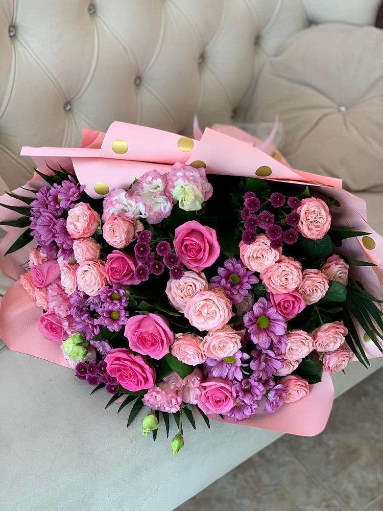 Букет цветов из: Хризантемы, Розы и Лизиантусы в Нерль