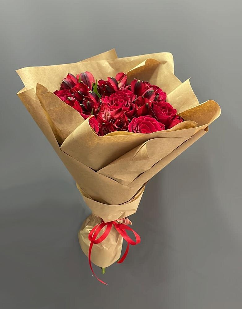 Букет цветов из: Альстромерии и Розы в Нерль