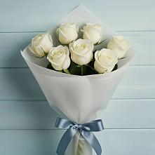 Букет 7 Белых роз Эдлесс Лав в Нерль