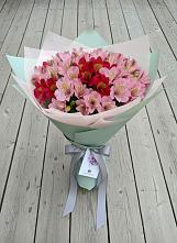 Букет цветов из:  Альстромерии #REPLACE_PRED# Нерль