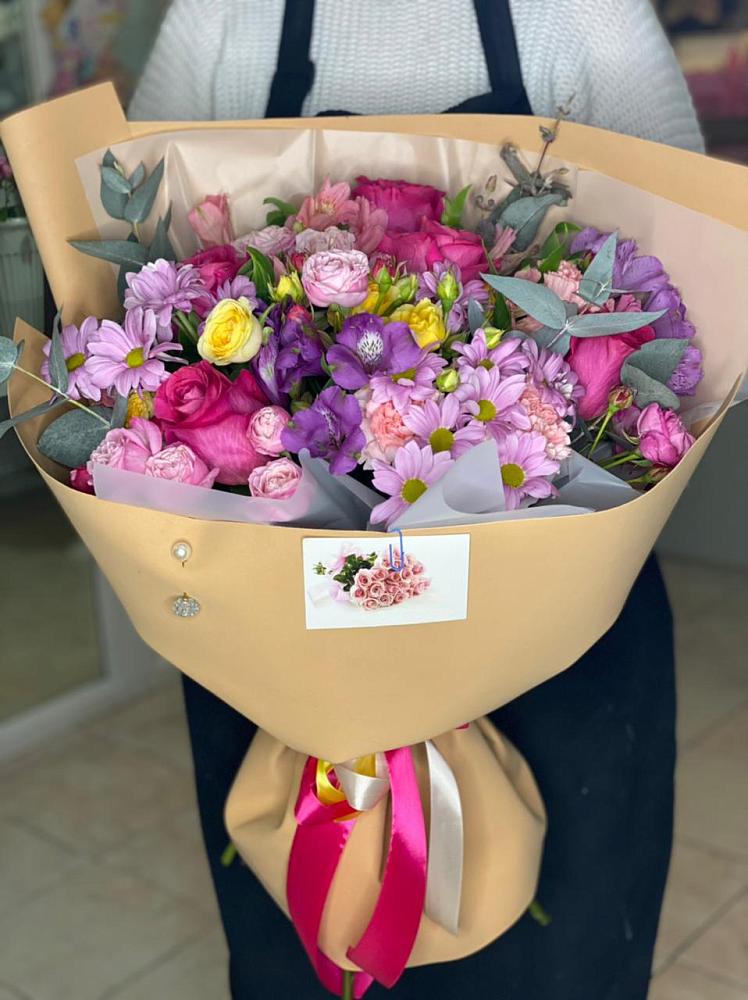 Букет цветов из: Хризантемы, Гвоздики и Альстромерии в Нерль