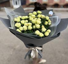 Букет Белые кустовые розы Солинеро в Нерль
