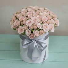 Цветочная композиция из Розы в шляпной коробке в Нерль