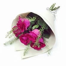 Букет цветов из:  Розы в Нерль