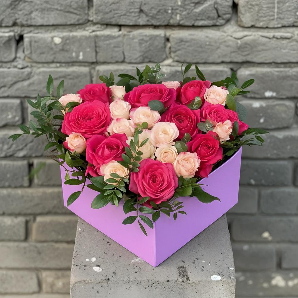 Цветочная композиция из Розы в коробке в Нерль