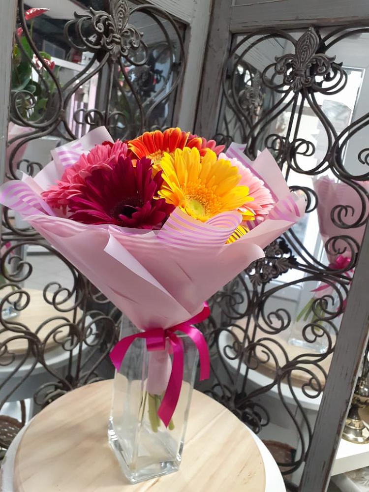 Букет цветов из: Герберы в Нерль