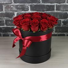 Цветочная композиция из Розы в шляпной коробке в Нерль