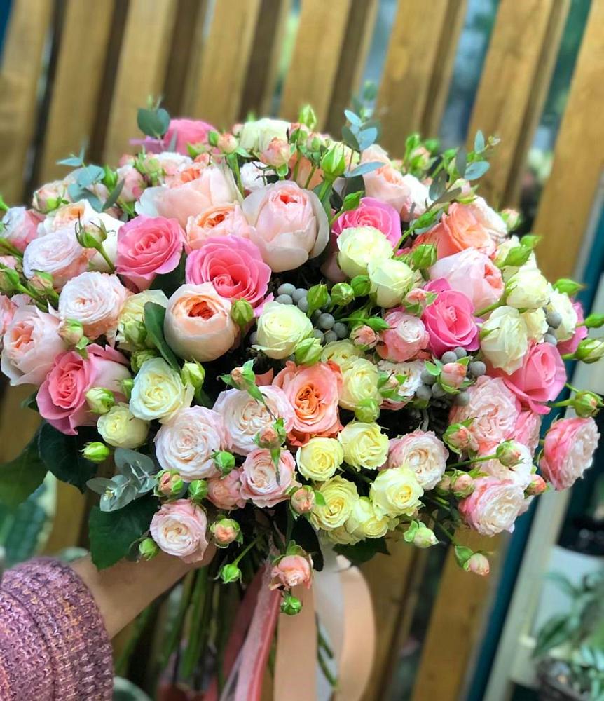 Букет цветов из: Розы в Нерль