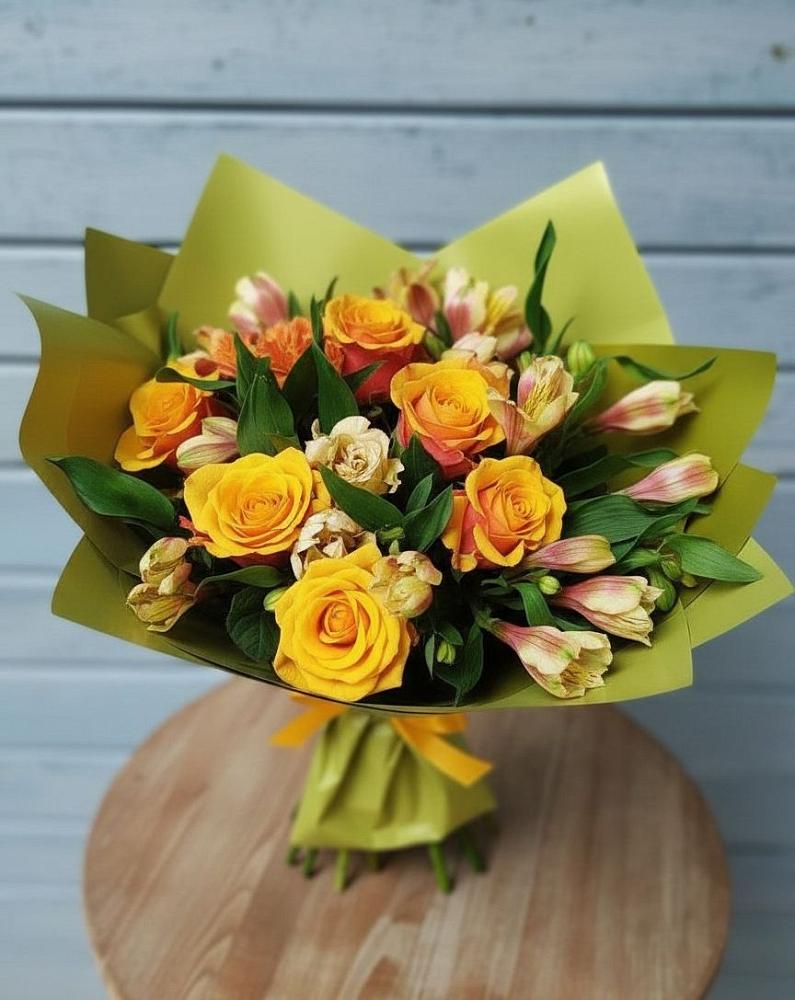Букет цветов из: Альстромерии и Розы в Нерль