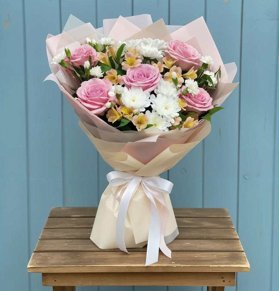 Букет цветов из: Гвоздики, Орхидеи и Розы в Нерль