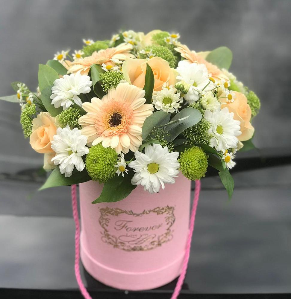 Цветочная композиция из Розы, Герберы и Хризантемы в шляпной коробке в Нерль