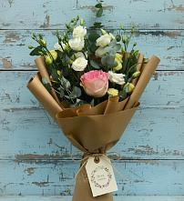 Букет цветов из:  Розы и Лизиантусы в Нерль